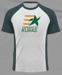 Frente da camiseta. Branca com laterais, mangas e gola verde-escuras. No peito, uma estrela verde correndo e deixando um rastro formado por três listras amarelas no topo, no meio e na base da estrela. logo abaixo o texto "Esperanto Kuras".
